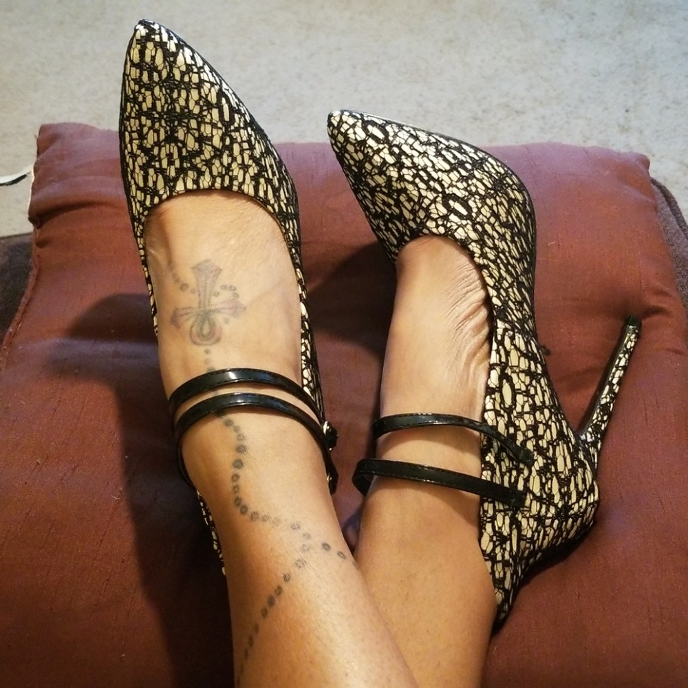 Shoes - Picture 5 of 5